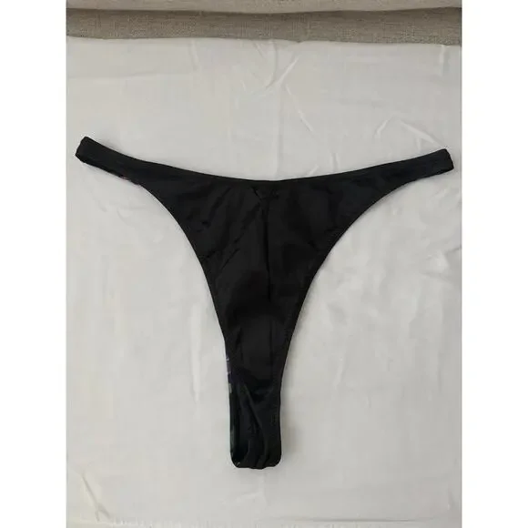 NWOT Maidenform Floral Thong Panty Black Pink Roses Vintage 90s Y2K Size 6 - Picture 2 of 4